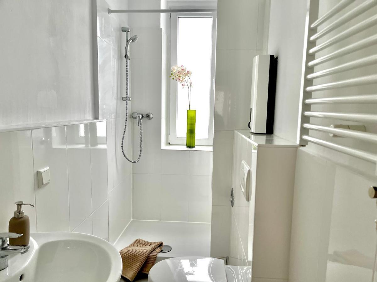 Design Apartment - Parking - Kingsize-Bett - 2X Bad - Zentrum Hannover Buitenkant foto