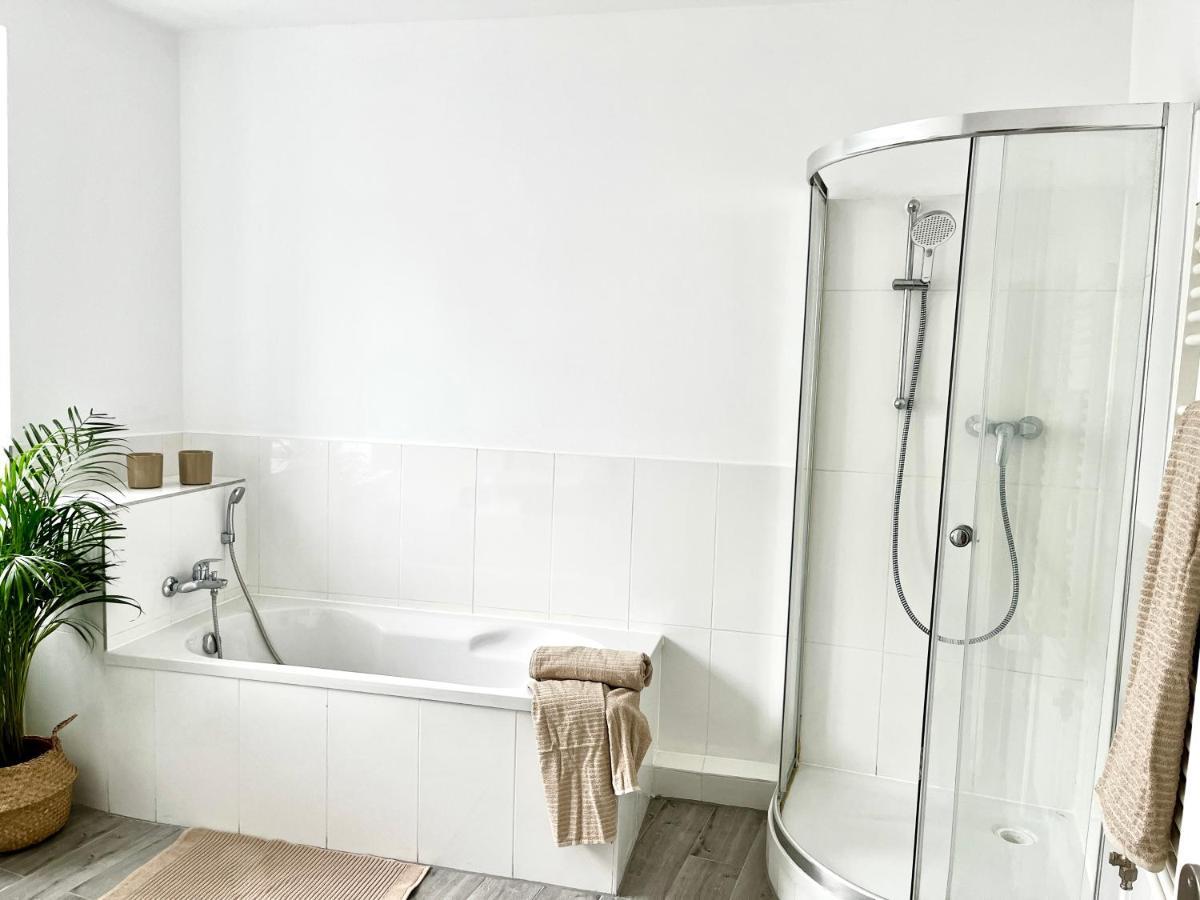 Design Apartment - Parking - Kingsize-Bett - 2X Bad - Zentrum Hannover Buitenkant foto